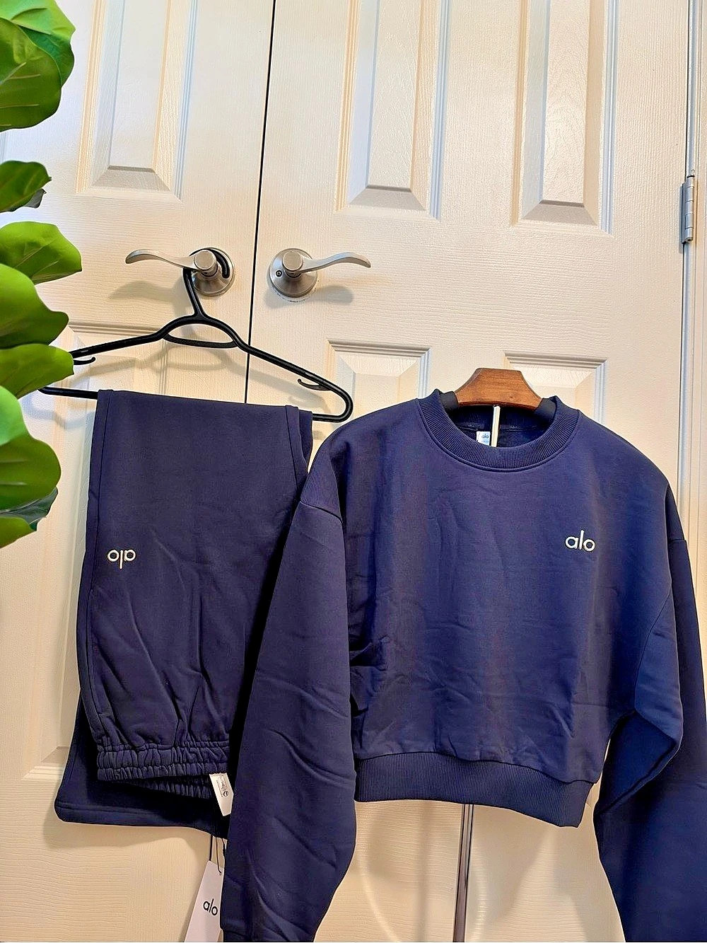 Alo Accolade Cropped Accolade Crewneck and Straight Leg Sweatpant Set Navy Small